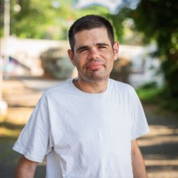 עדי