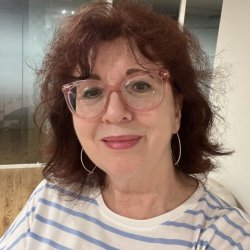 נעמי