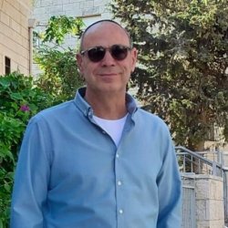 אבי