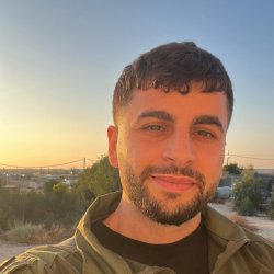 Avi