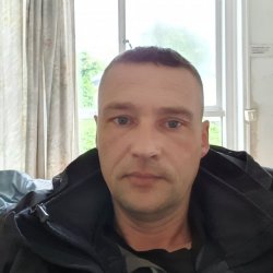 Артём