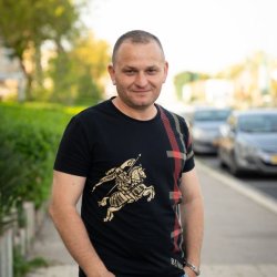 Леон