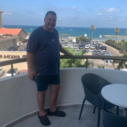 רועי