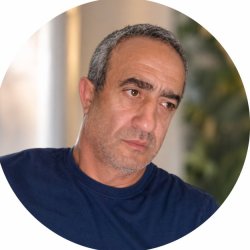 מומו
