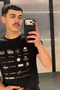 Mo
