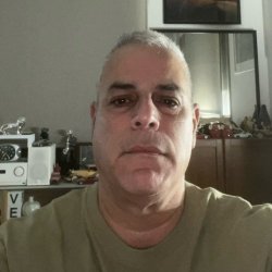 אורי
