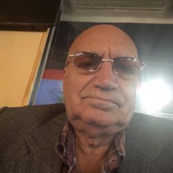 Том