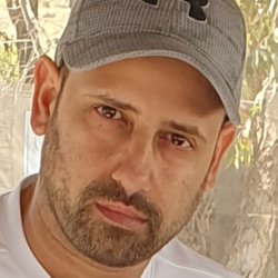 רועי