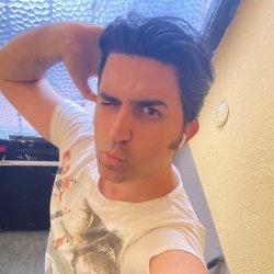 YourHandsome