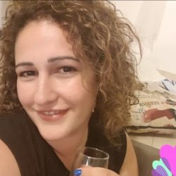 לורי