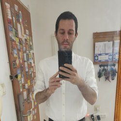 רועי
