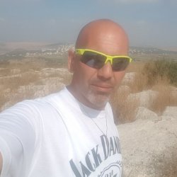 רוני