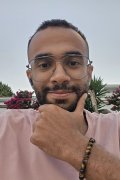 Mo