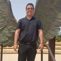 רועי