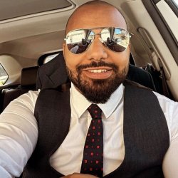 Mo