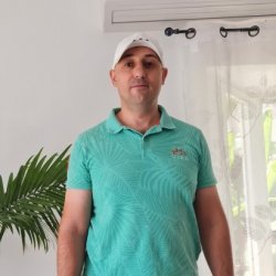 אריאל
