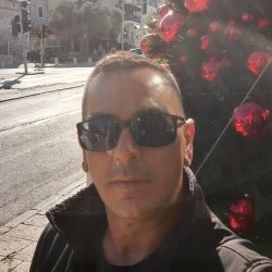Yaniv