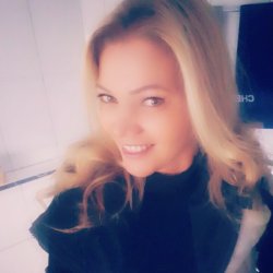 Аня