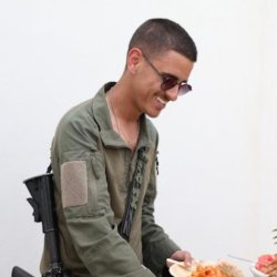 רועי