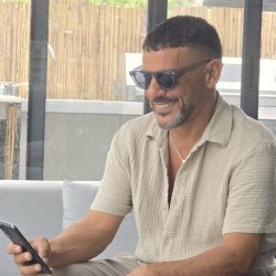רון