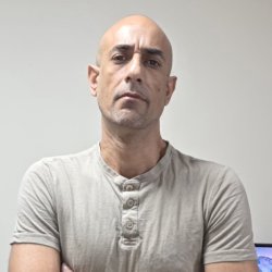 YY