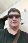 Тони