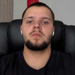 Tomas