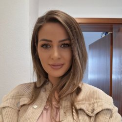 Аня
