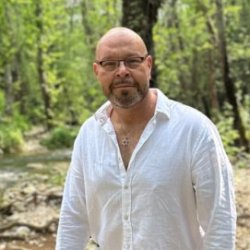 Eitan Влад
