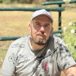 Виктор