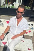 Eyal t