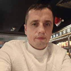 Артём