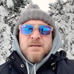 Hi