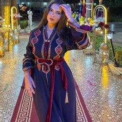 منال